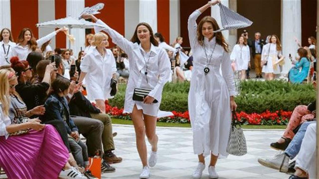 Στο λαμπερό fashion show της Folli Follie