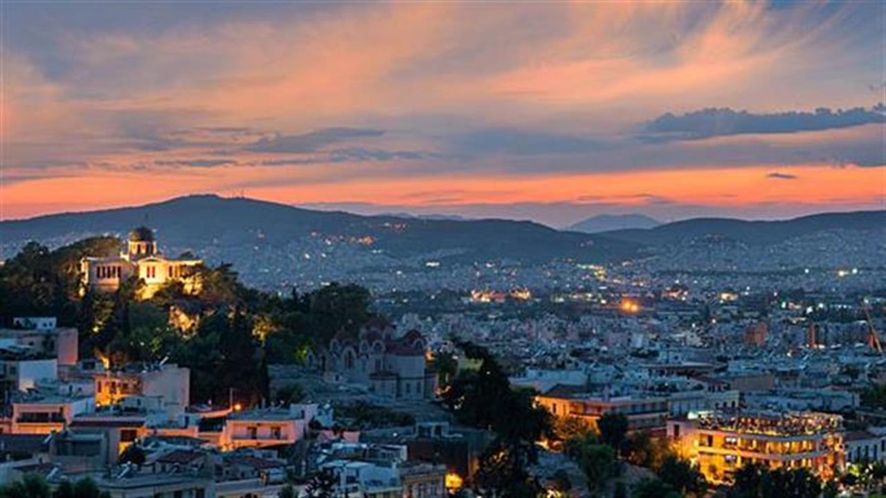Οι πιο ωραίες βραδινές βόλτες σε Αθήνα και Πειραιά