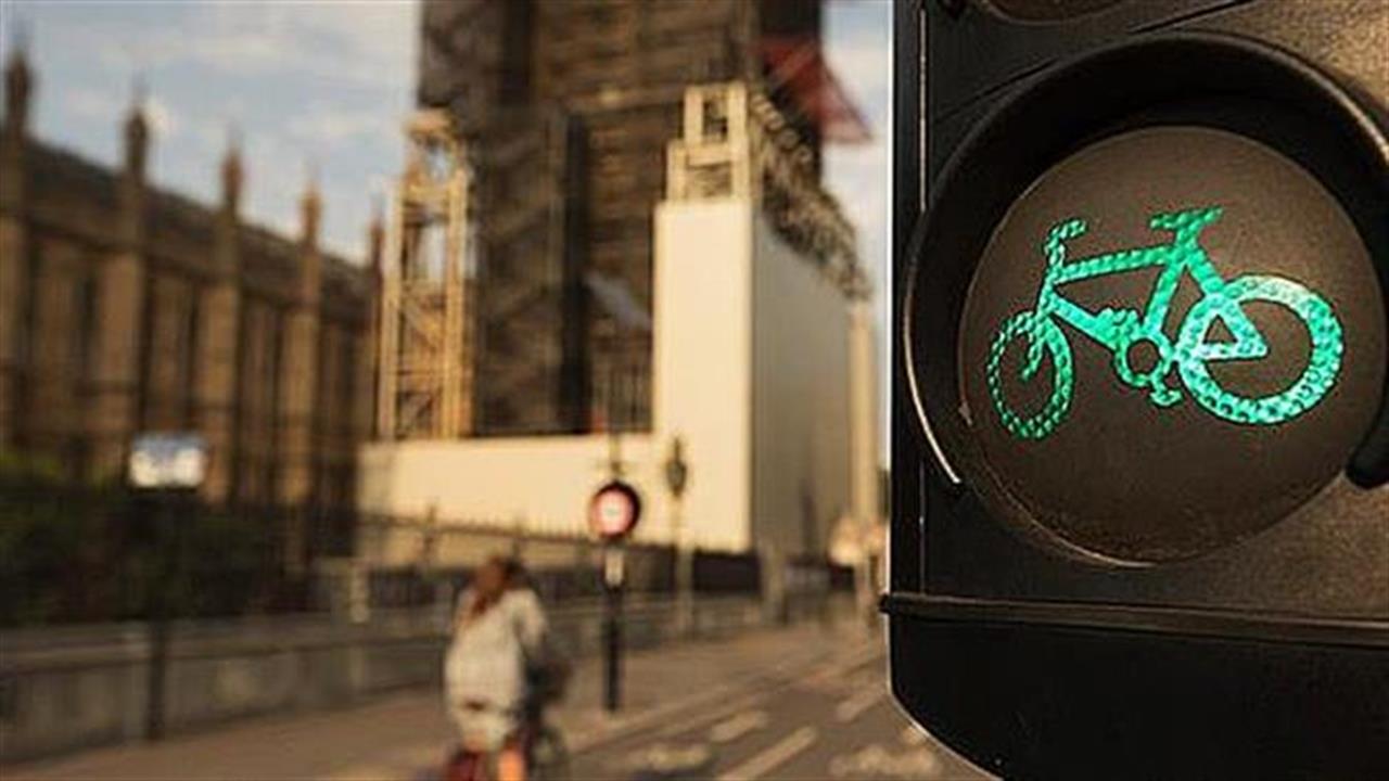 Nέοι έξυπνοι φωτεινοί σηματοδότες δίνουν προτεραιότητα στους ποδηλάτες