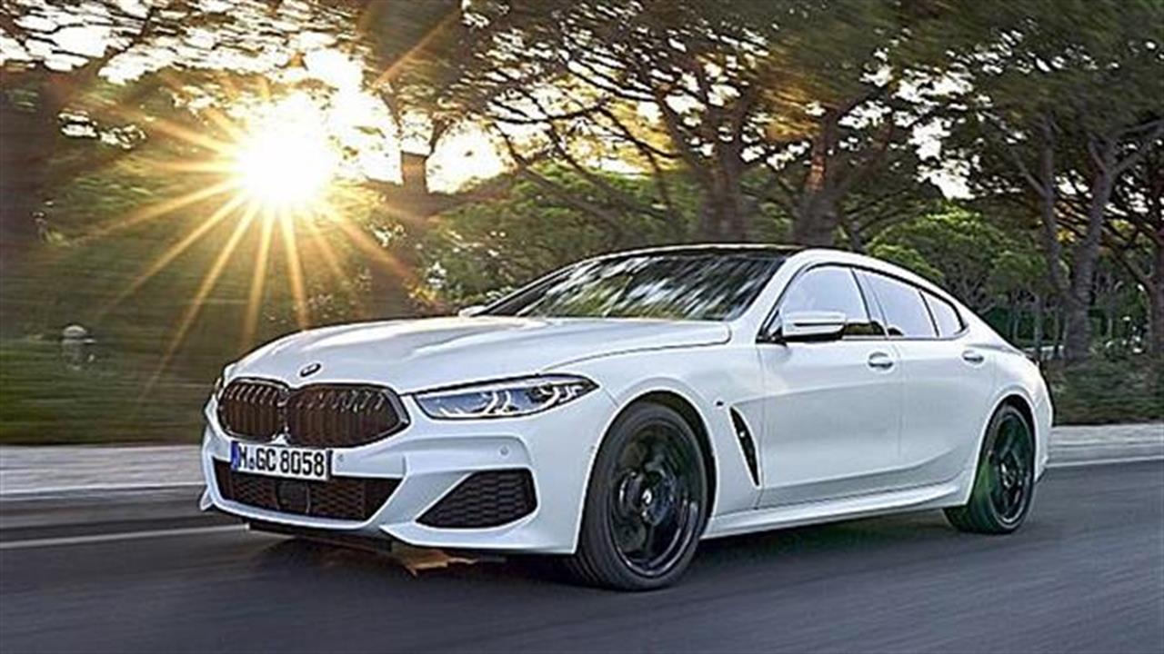 Σταματά μόνο του στο φανάρι