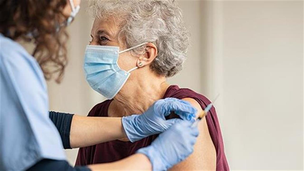 Μετάλλαξη Όμικρον: Δύο δόσεις Pfizer σταματούν το 70% των νοσηλειών