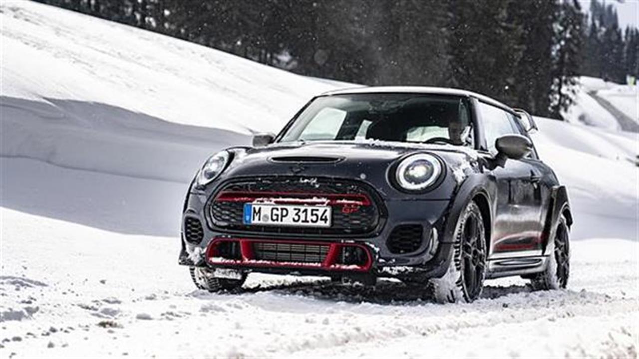 MINI John Cooper Works GP: Ειδικότητα η οδήγηση στο χιόνι