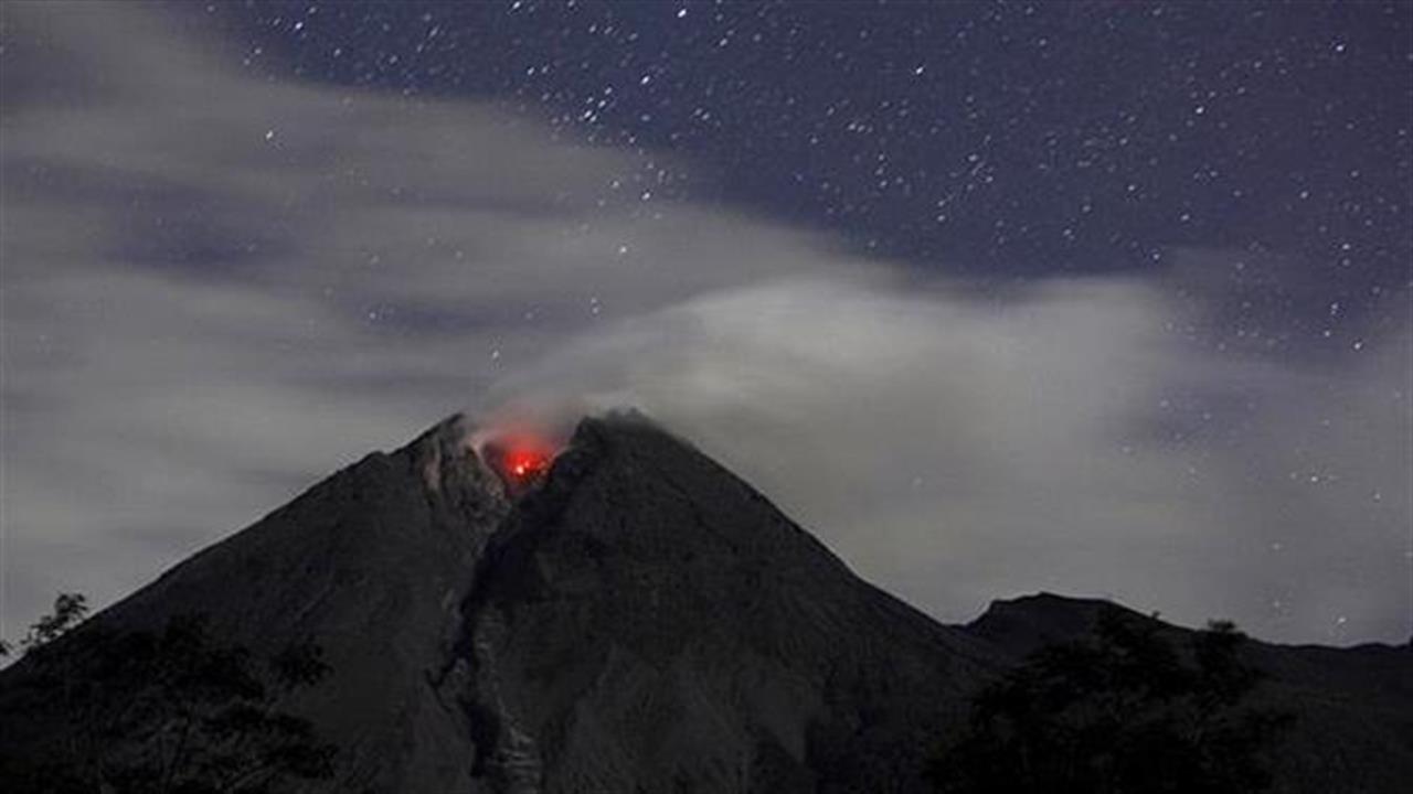 Μετεωρίτης πέφτει σε ηφαίστειο στην φωτογραφία της χρονιάς