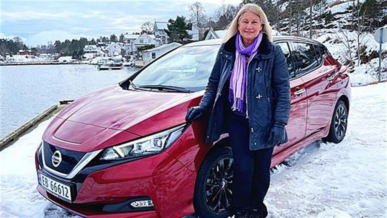 Απολαμβάνει το Nissan Leaf στη Νορβηγία