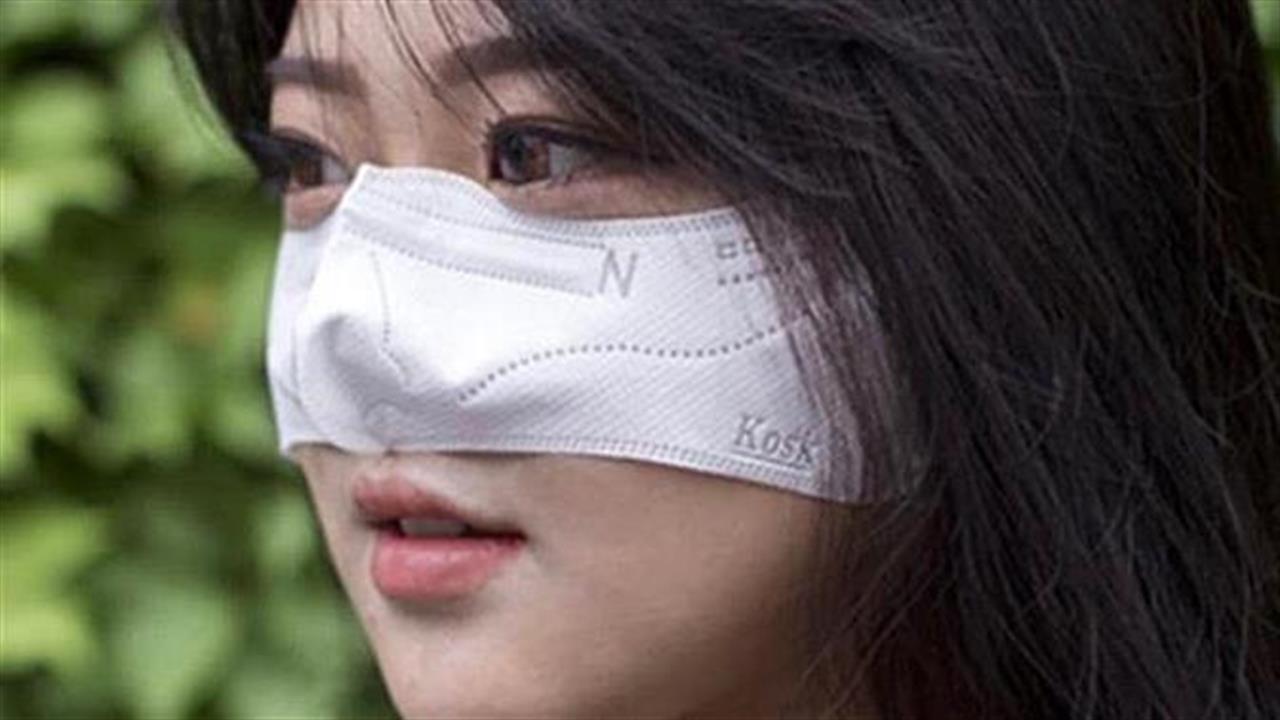 Μάσκες μόνο για τη μύτη πουλάνε στη Νότια Κορέα για να τρως έξω με ασφάλεια