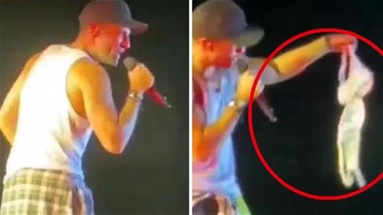 Ελεύθερο σουτιέν έλαβε εν ώρα συναυλίας ο Κωνσταντίνος Αργυρός