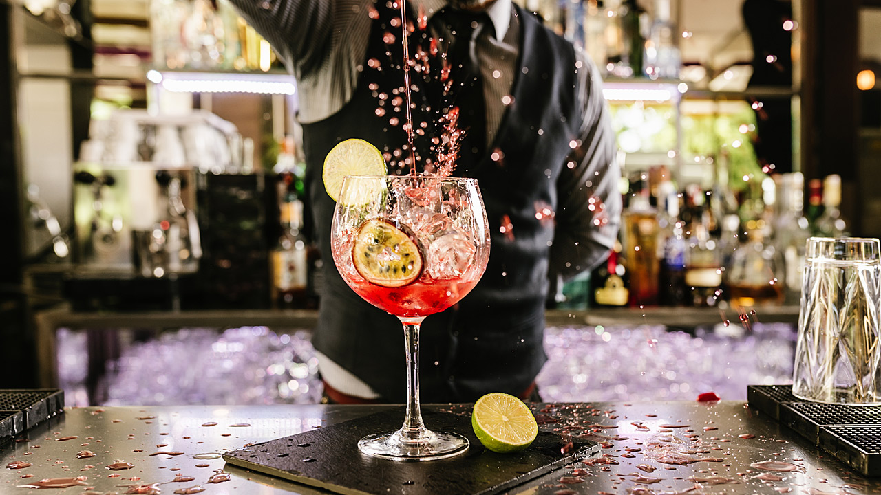 Cocktail bars: 10 διευθύνσεις με τριμμένο πάγο