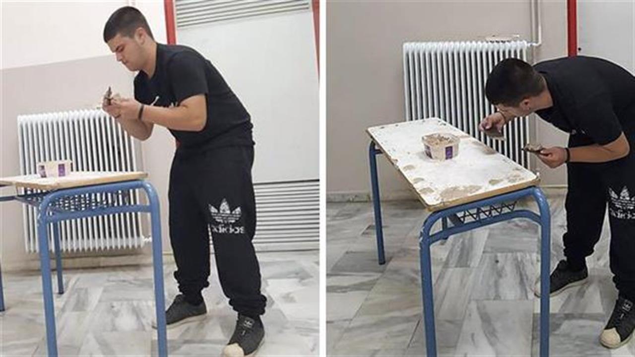 Μαθητής στο ΕΠΑΛ Τυρνάβου επισκευάζει θρανία στα κενά μεταξύ των μαθημάτων