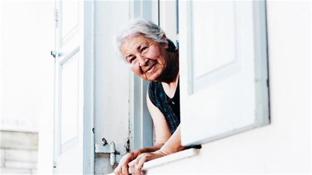 Ελληνίδα γιαγιά κάλεσε τους αστυνομικούς επειδή δεν έτρωγε ο εγγονός της