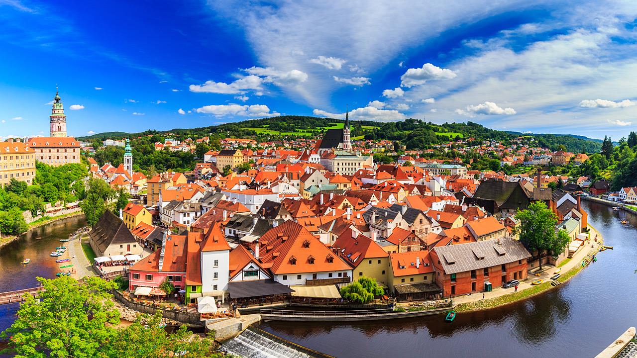 Στην Πράγα και το Τσέσκι Κρουμλόβ θα κάνεις το καλύτερο φετινό ταξίδι σου
