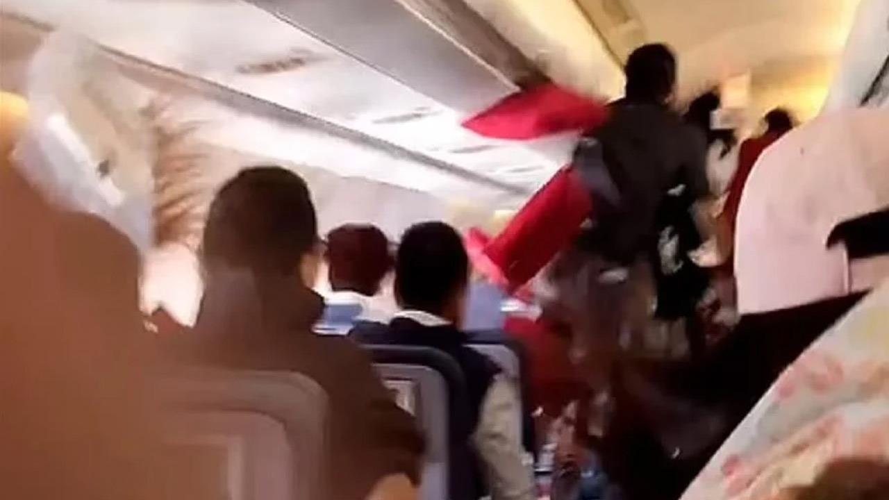 Αν φοβάσαι τα αεροπλάνα ΜΗΝ δεις αυτό το βίντεο με αναταράξεις