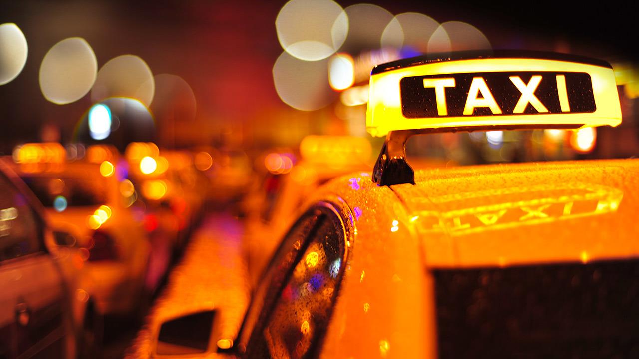 Δωρεάν ταξί για μεθυσμένους: Το μέτρο που θα μειώσει τα τροχαία στην Ιταλία