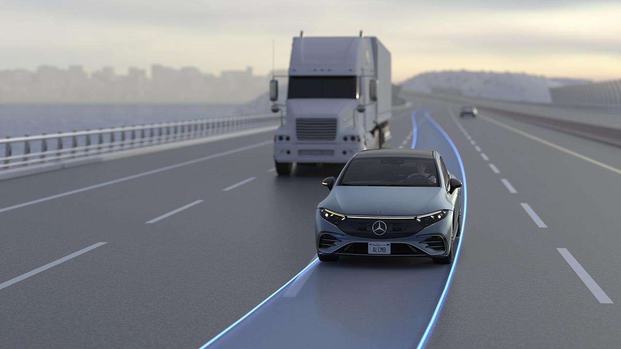 Η Mercedes-Benz εισάγει τη λειτουργία Αυτόματη αλλαγή λωρίδας για την ευρωπαϊκή αγορά