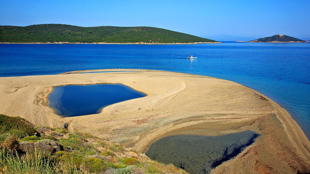 7 φαντασμαγορικές παραλίες στη Νότια Εύβοια