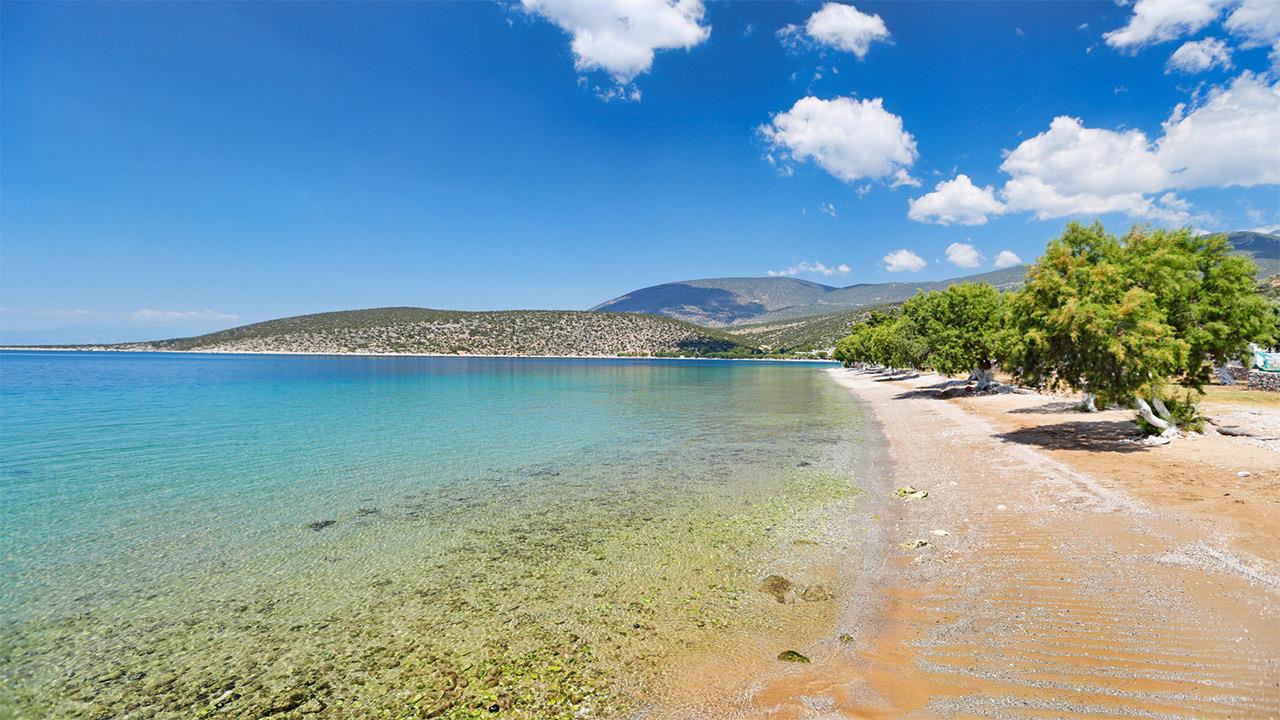 Φθηνά ΣΚ κοντά στην Αθήνα: Η παραλία Σαράντη