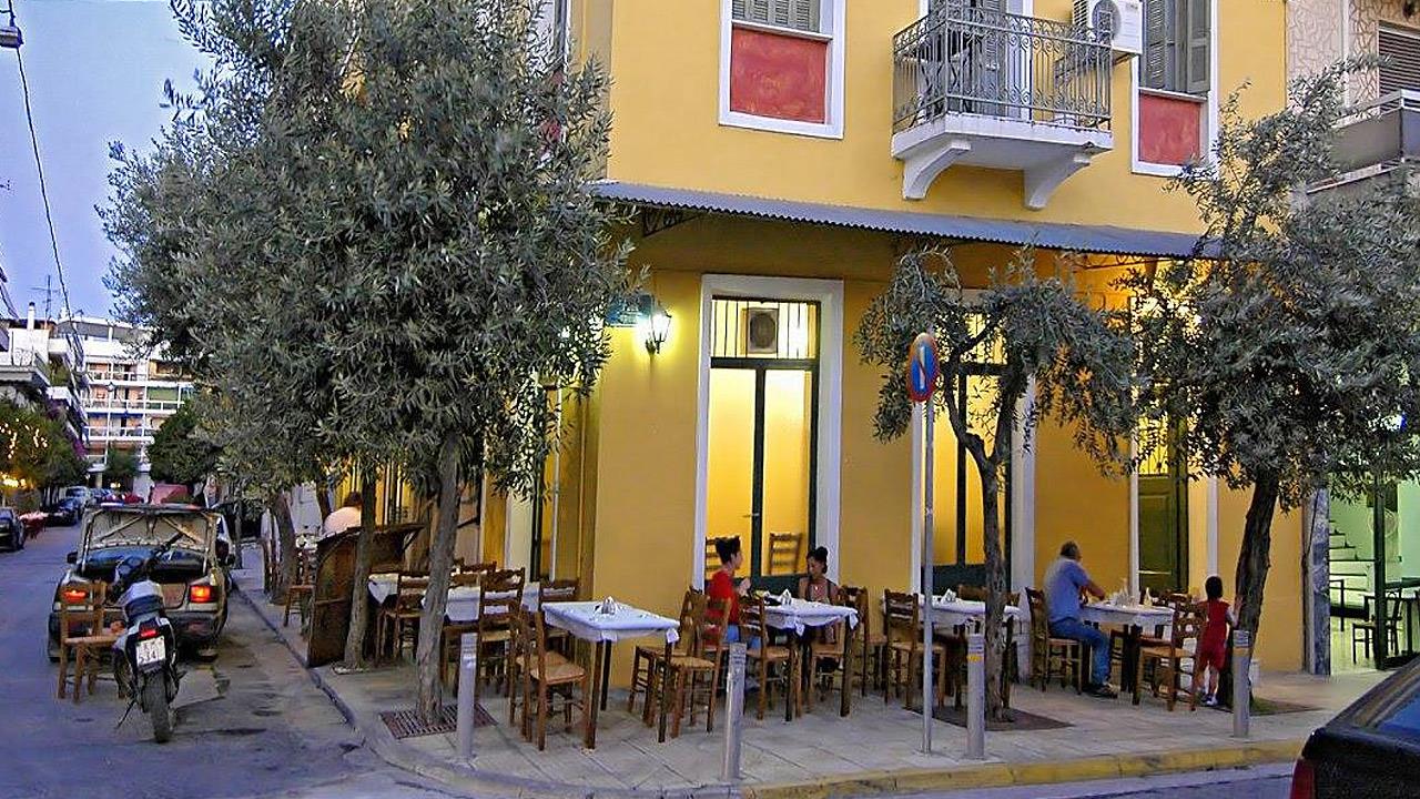 Όχι άλλα πειραγμένα: «Φαγητάδικα» με απλή και καλή ελληνική κουζίνα στο κέντρο