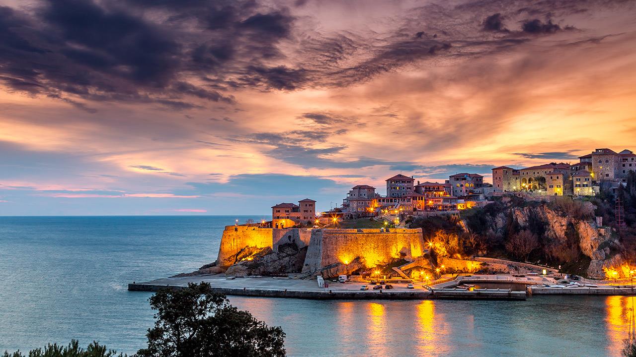 5 άγνωστες και πανέμορφες πόλεις στα Βαλκάνια