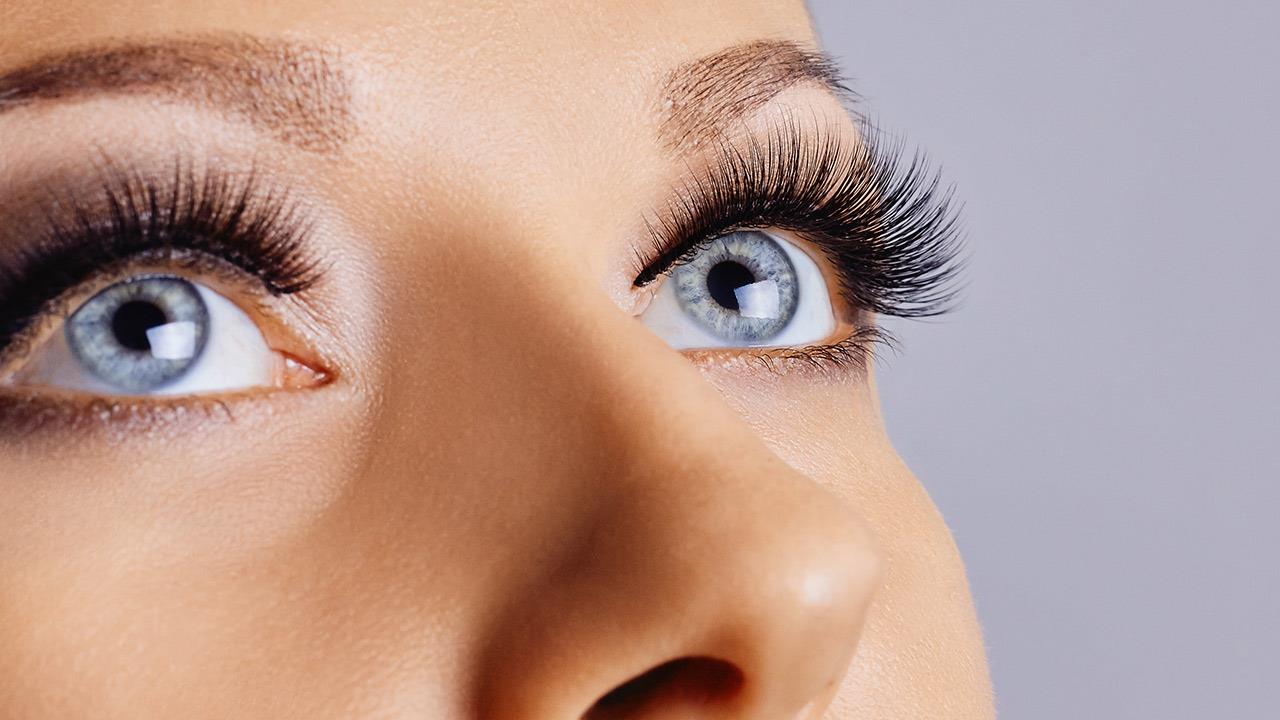 Lash lift: To νέο beauty trend που ήρθε για να μείνει