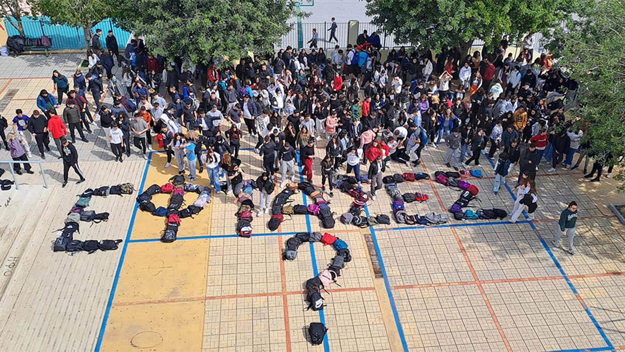 Ο δήμος Αθηναίων δημιουργεί μνημείο για τα θύματα στα Τέμπη