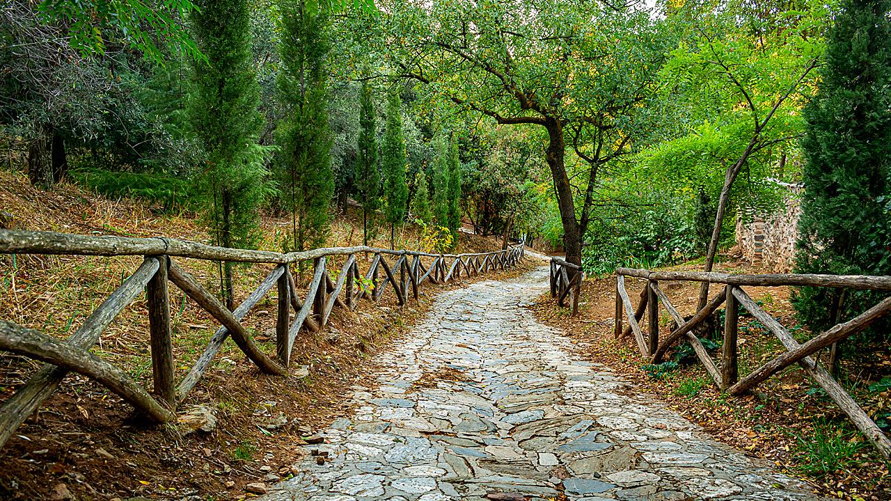 Πάμε μια βόλτα εκεί ψηλά στον Υμηττό