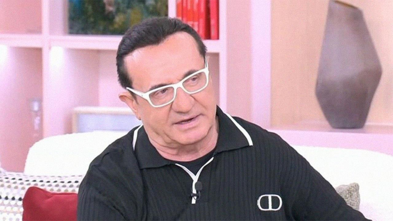Ο Λευτέρης Πανταζής αποκαλύπτει: «Είμαι σε σχέση με 30χρονη, μου δίνει τη δροσιά της»