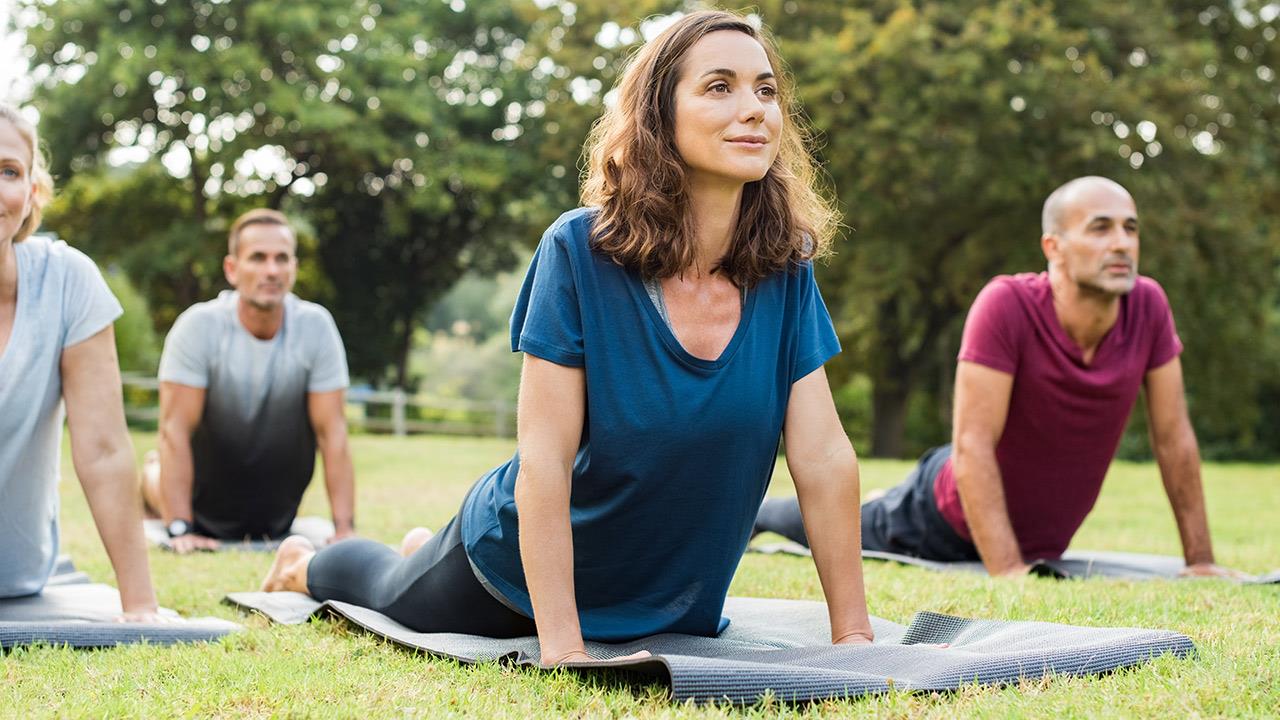 Μαθήματα yoga, pilates και ευεξίας σε πάρκα της Αθήνας – δωρεάν και όχι μόνο
