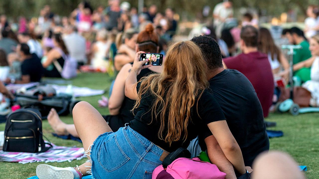 Θερινές προβολές κάτω από τα αστέρια: Σινεμά στην πόλη από το ΚΠΙΣΝ ως το Πεδίον του Άρεως