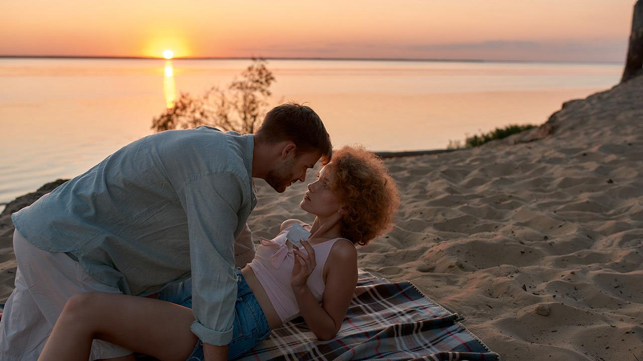 Sex on the beach: Πώς είναι το κάθε ζώδιο στο καλοκαιρινό σεξ