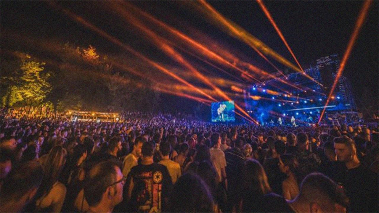 Οδηγός φεστιβάλ στην Ελλάδα: Πού να πας το φετινό καλοκαίρι και γιατί