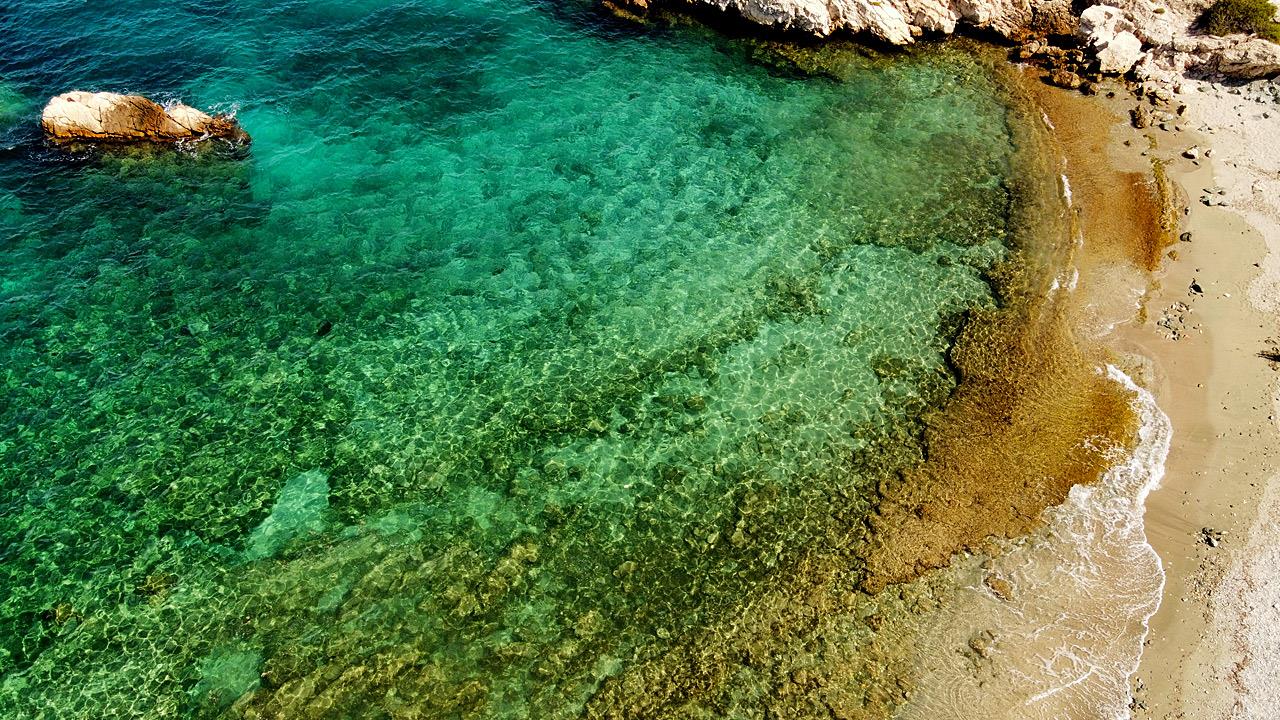 Πού να πάμε για μπάνιο στη Σαλαμίνα;