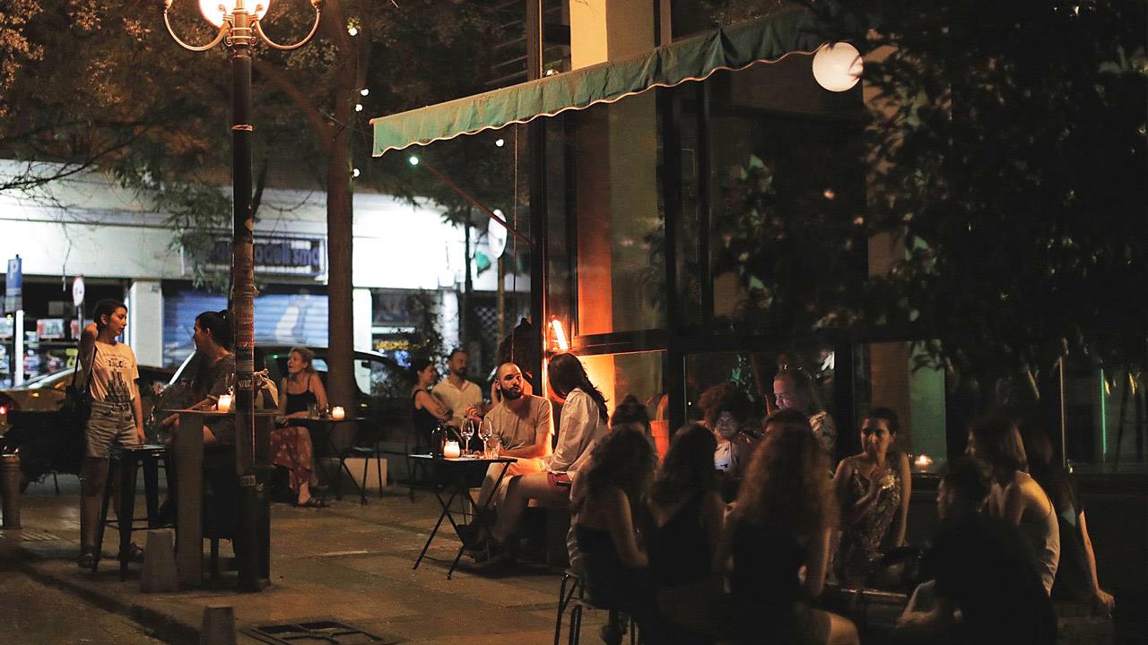 Κρυμμένα μπαρ στο κέντρο για καλοκαιρινά ποτά