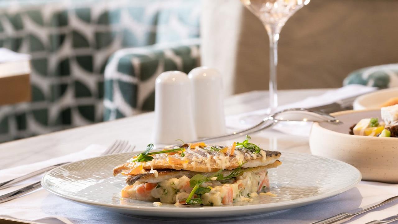 Το Amber Cellar στον Πειραιά υπόσχεται μια γοητευτική fine dining εμπειρία