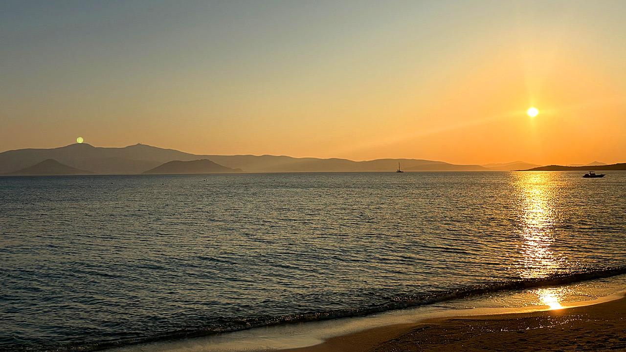 Αττική σαν διακοπές: 4 παραλίες για να αράξεις ως αργά