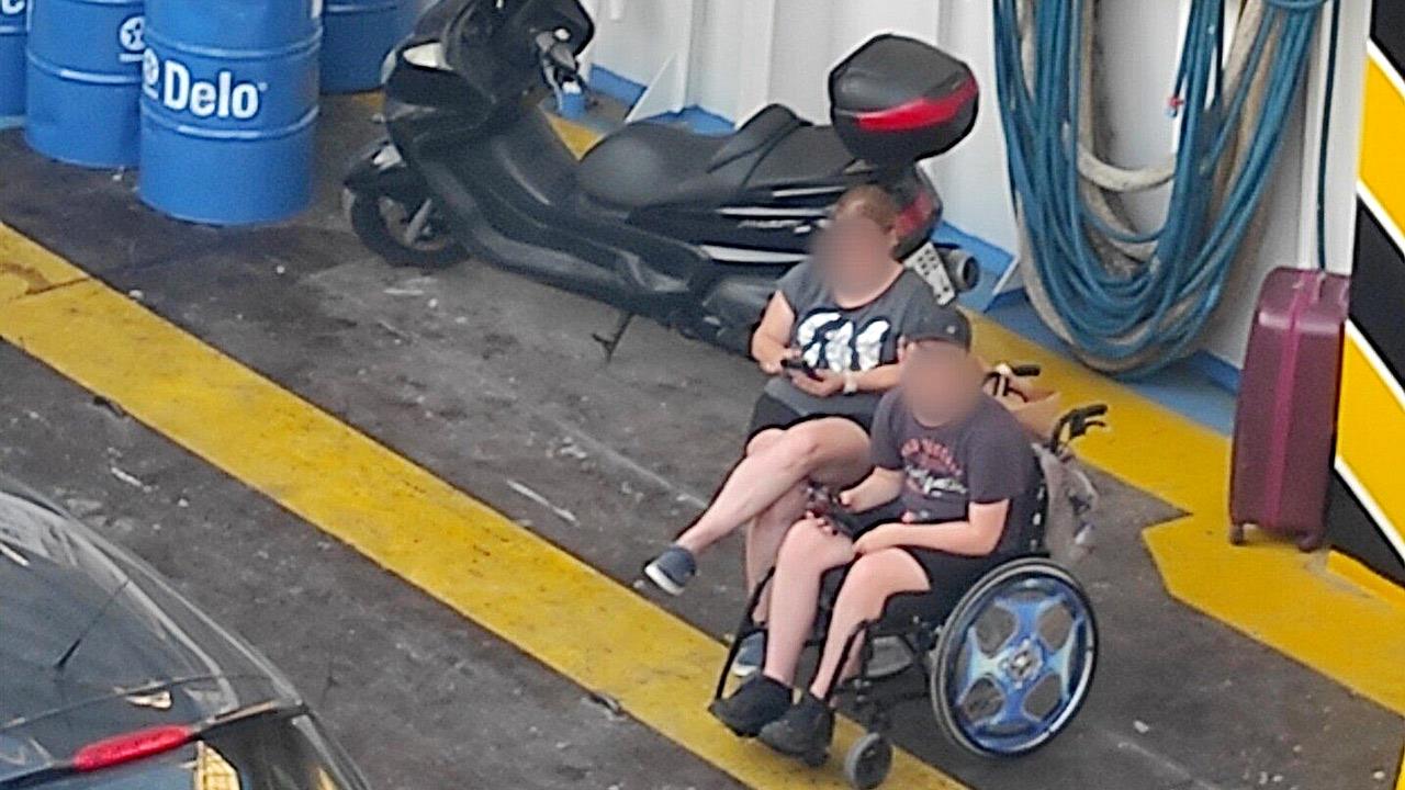 Καταγγελία επιβάτιδας: Παιδί ΑμεΑ ταξίδεψε στο γκαράζ φεριμπότ εν μέσω καύσωνα