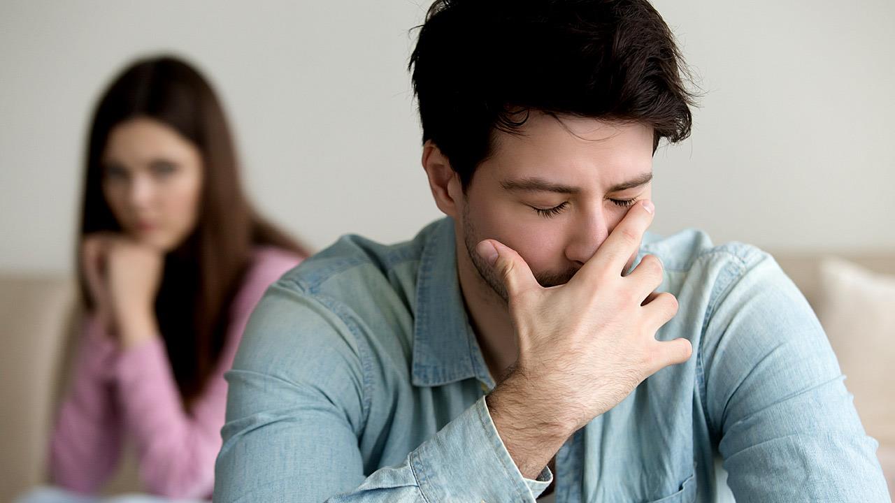Πώς να διαχειριστώ το ότι ο σύντροφός μου κλαίει πολύ συχνά