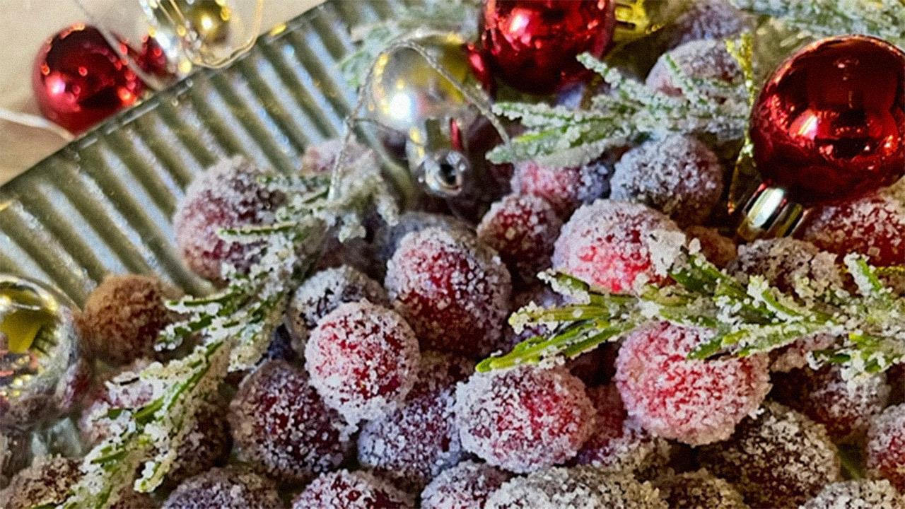 Χιονισμένα cranberries και δενδρολίβανο