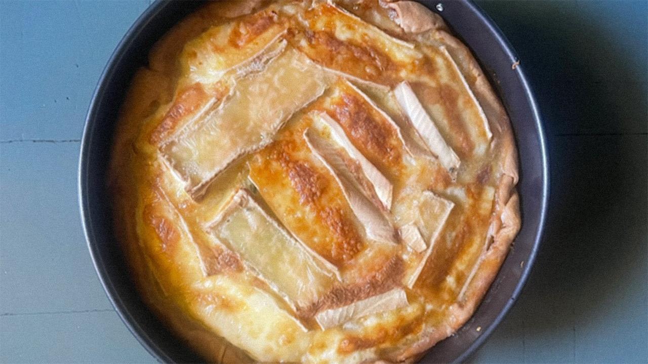 Τάρτα με πράσα και γαλλικό τυρί μπρι (brie)
