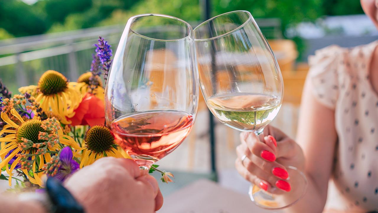 Λευκά ή ροζέ κρασιά για φέτος το φθινόπωρο;