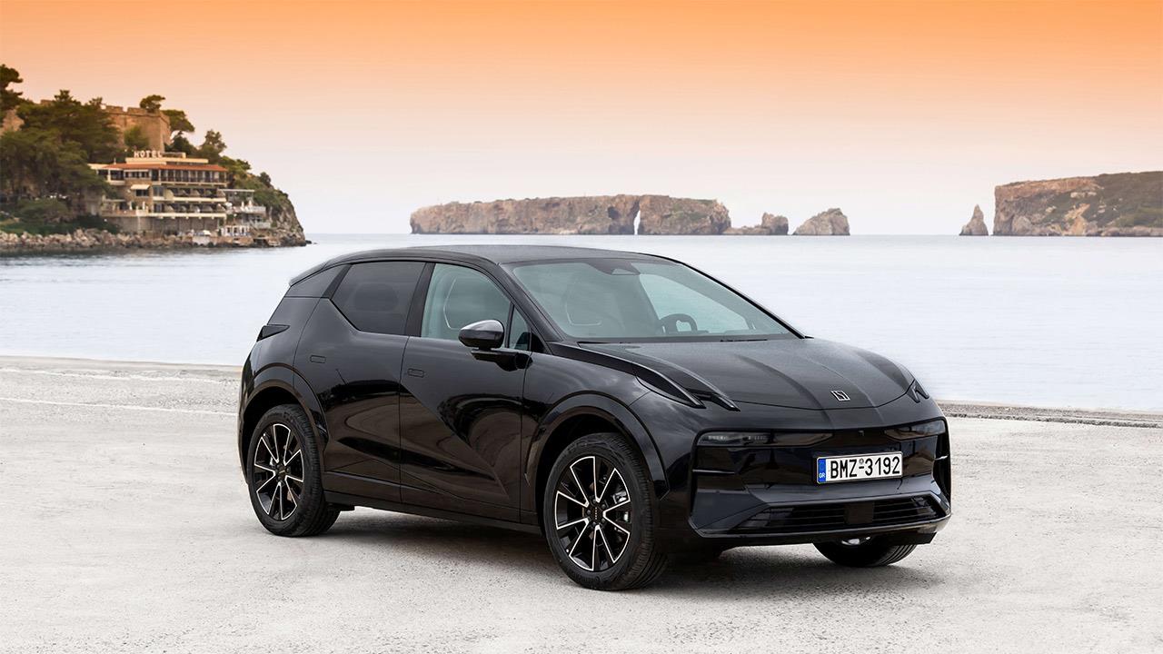 Οδηγούμε τα νέα μοντέλα της Zeekr, στην πιο διάσημη περιοχή της Πελοποννήσου