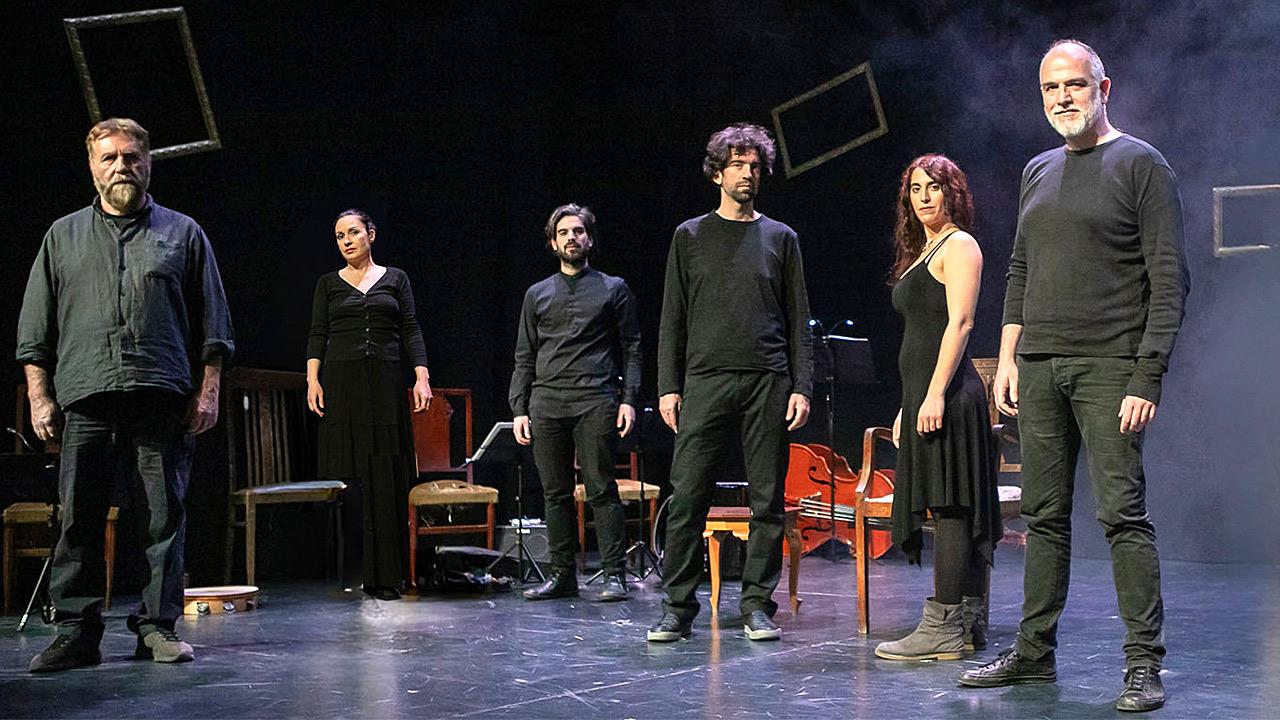 Οι Encardia παίζουν τη Σονάτα του Σεληνόφωτος στο Theatre of the No