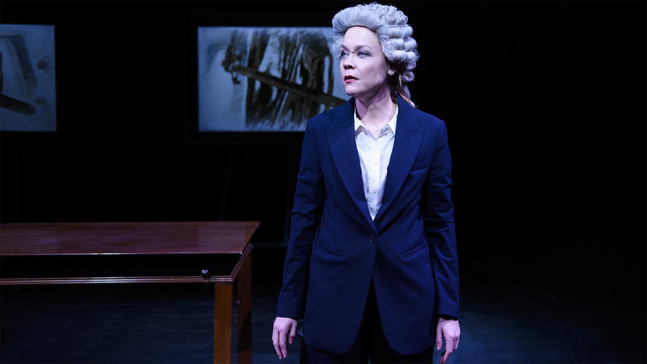 Prima Facie της Suzie Miller στο Θέατρο Πορεία