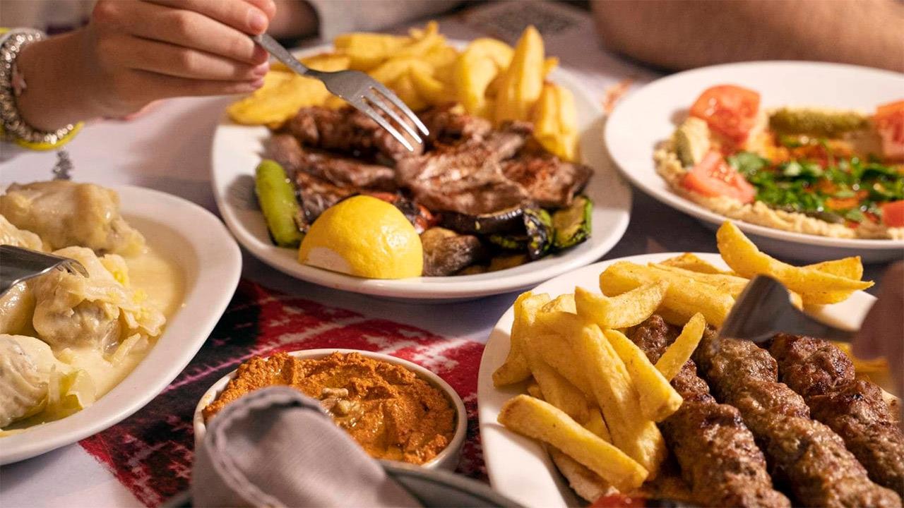 Το Μικρασιατικό Μεζεδοπωλείο φέρνει την Ανατολή στου Ζωγράφου