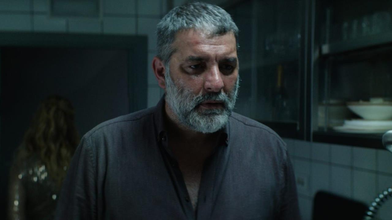 Σπασμένη Φλέβα: Πώς μας πετσόκοψες έτσι ξανά ρε Οικονομίδη;