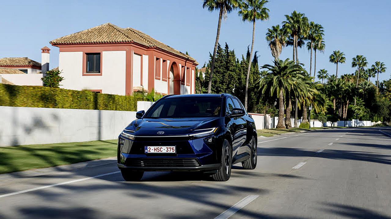 Οδηγούμε στη μαγευτική Ανδαλουσία το αμιγώς ηλεκτρικό Toyota bZ4X