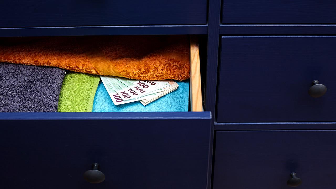 Πού να κρύψεις χρήματα στο σπίτι;