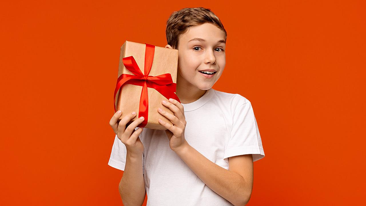 Ιδέες για δώρα σε εφήβους (χωρίς οθόνες) που πραγματικά πιάνουν τόπο