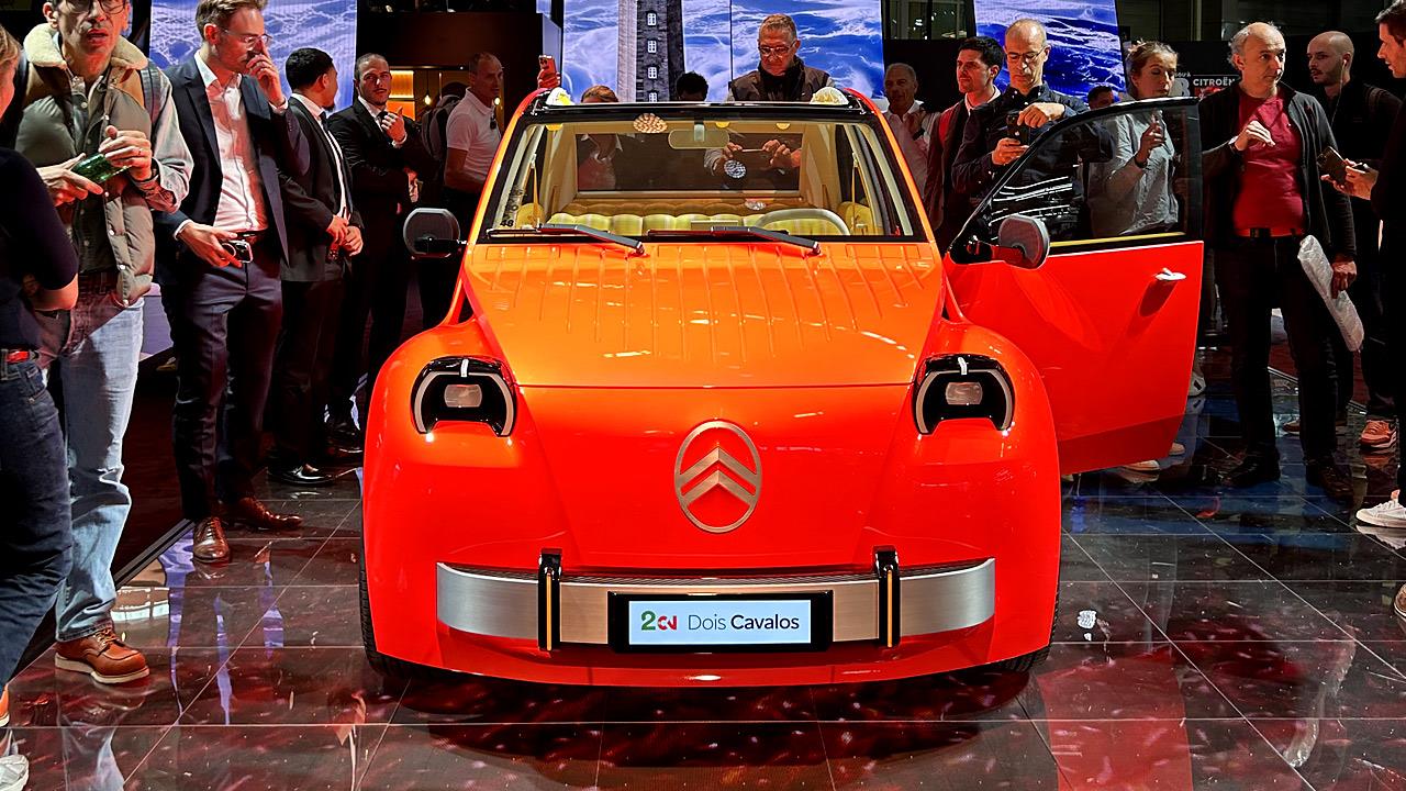 Αποκαλύφθηκε το Citroen 2 CV στο Σαλόνι Αυτοκινήτου του Παρισιού
