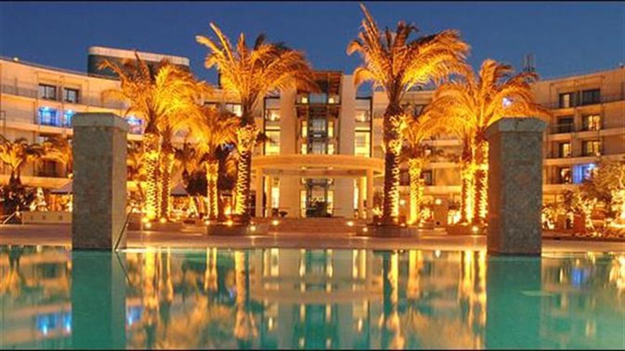 Γιορτές στο Club Hotel Casino Loutraki: Τυχερό το... Πνεύμα των φετινών Χριστουγέννων!