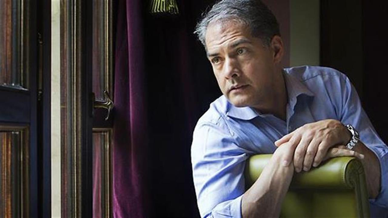 Philip Kerr: Ο μετρ της νουάρ λογοτεχνίας στα Public