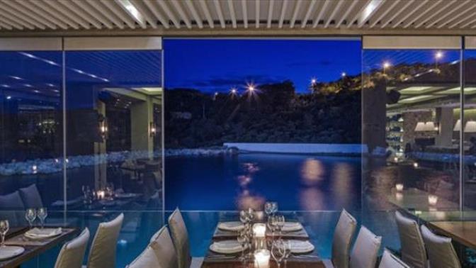 Λαμπερό party για τον ανανεωμένο χώρο του Moorings
